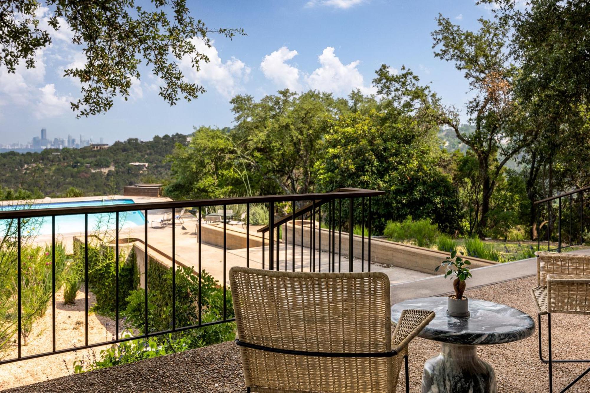 Skyline Views With Private Pool And Hot Tub - Brigadoon! Holiday home *