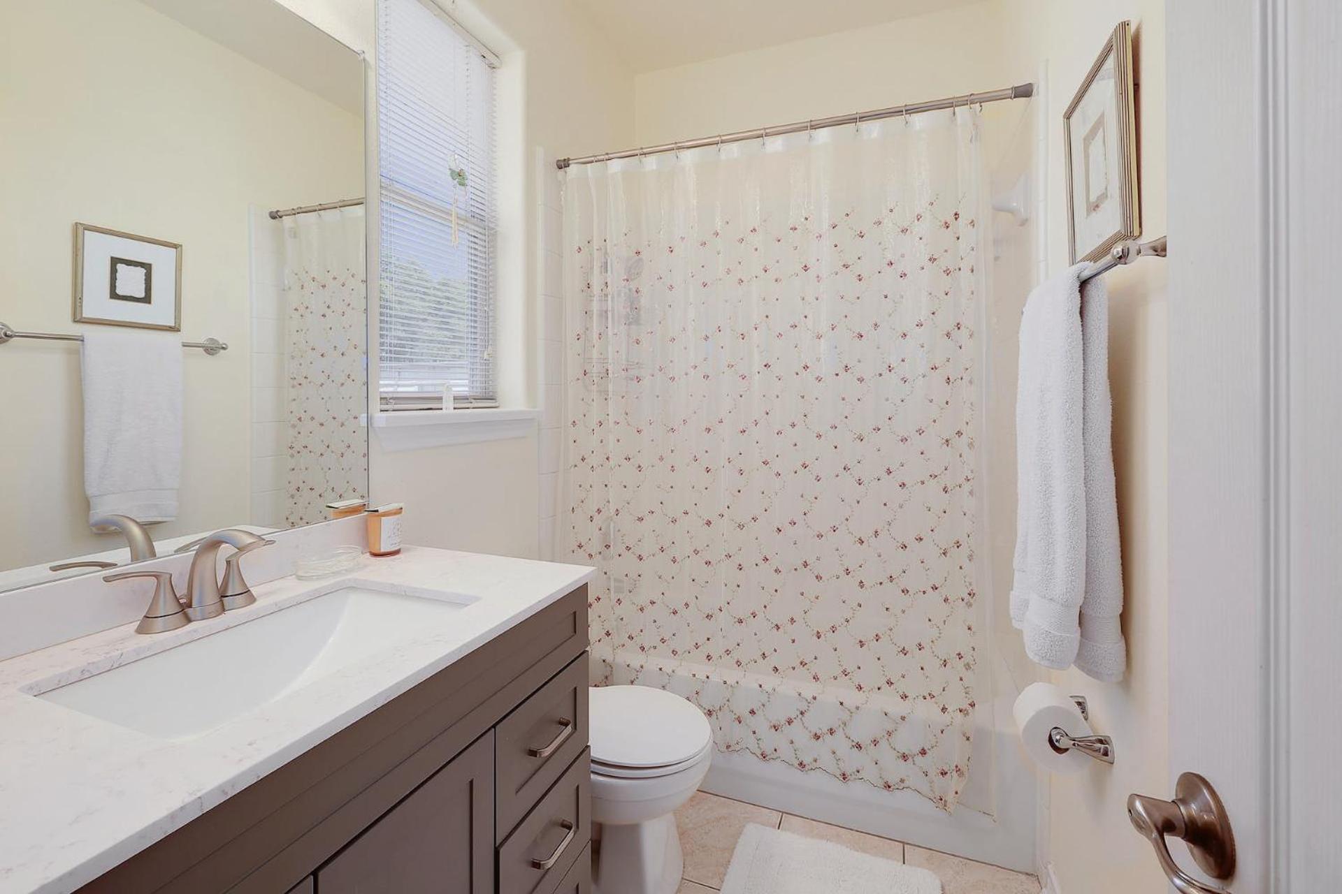 Rosey Bouldin Minutes To Dt - Adelaide! Holiday home Austin
