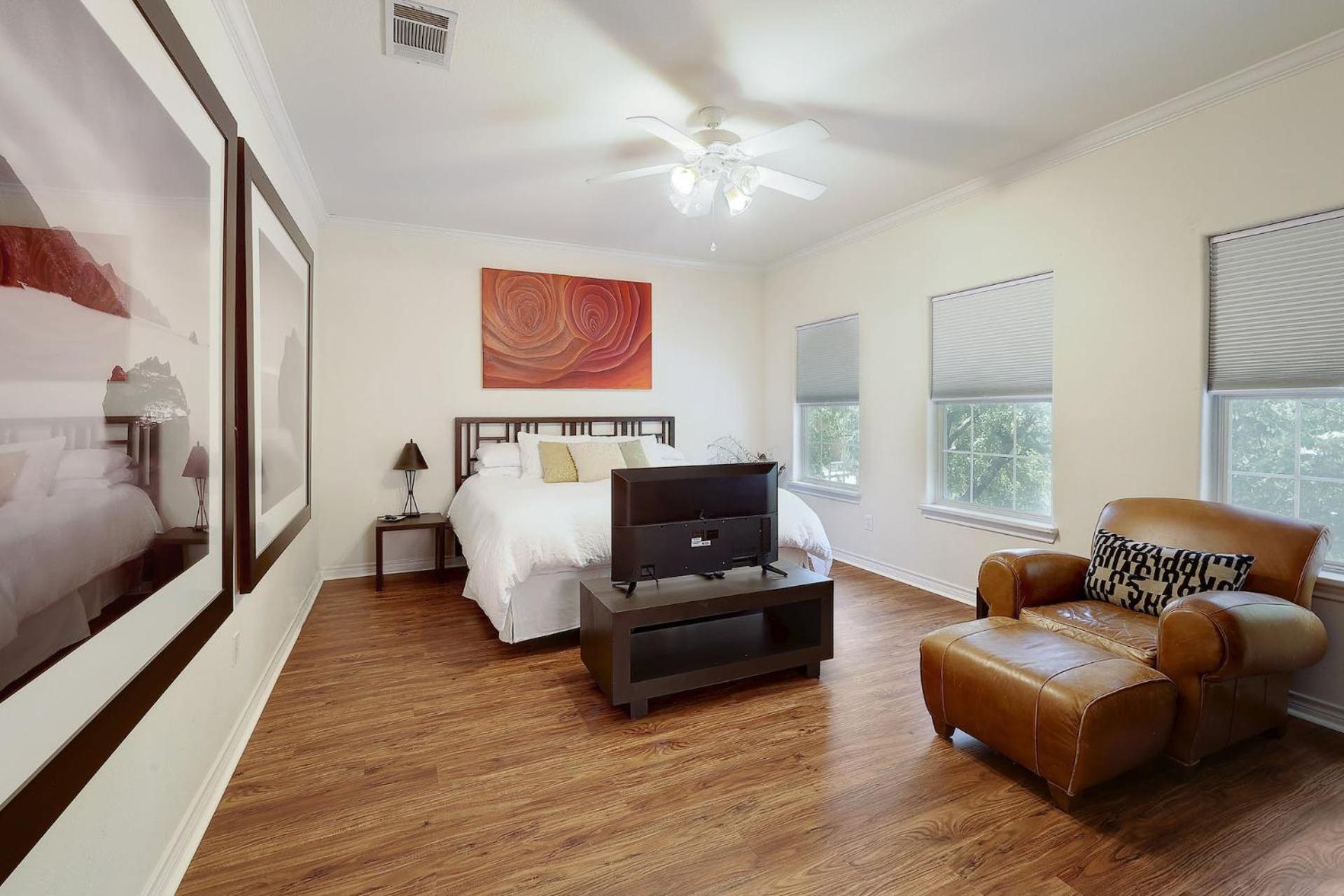 Rosey Bouldin Minutes To Dt - Adelaide! Holiday home Austin