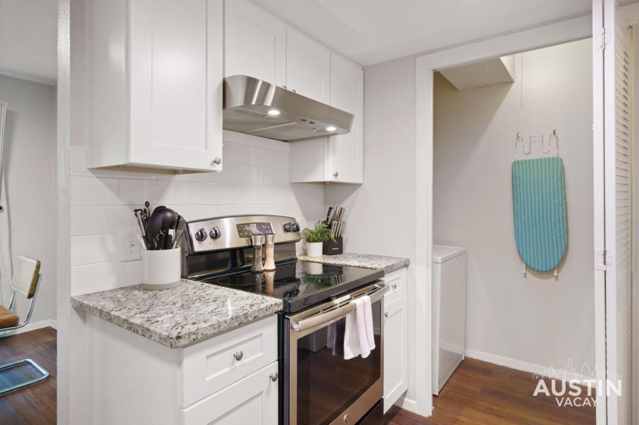 Comfortable Living In Atx With Private Deck And Office Holiday home