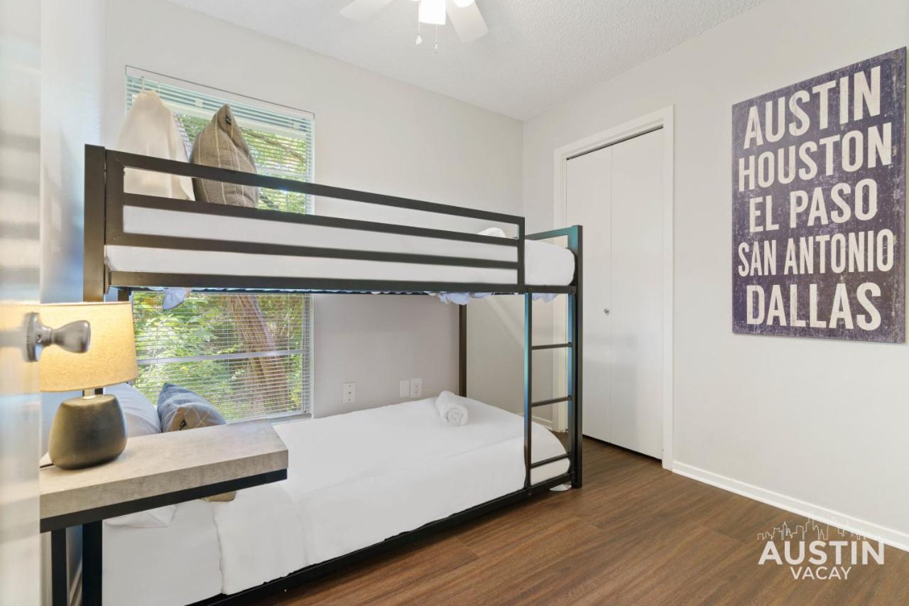 Holiday home Comfortable Living In Atx With Private Deck And Office