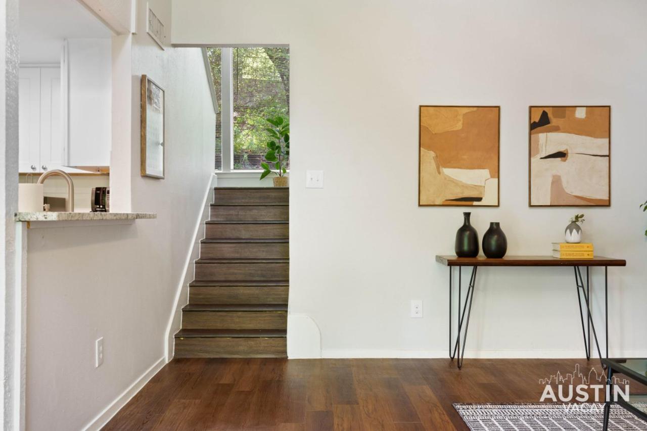 Comfortable Living In Atx With Private Deck And Office Holiday home *