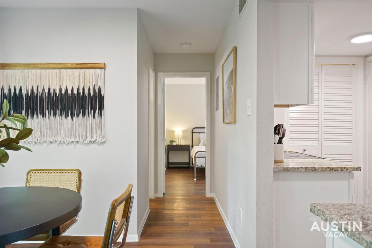 Comfortable Living In Atx With Private Deck And Office
