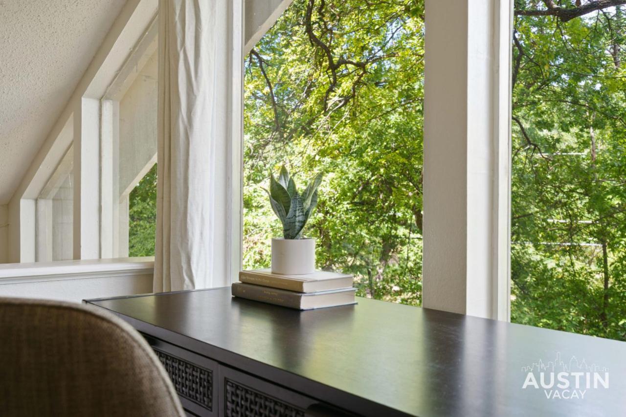 Comfortable Living In Atx With Private Deck And Office Austin