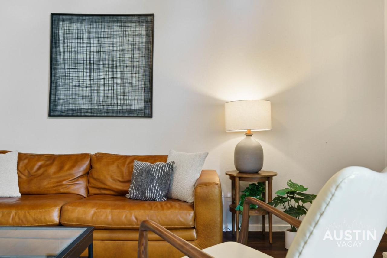 Comfortable Living In Atx With Private Deck And Office
