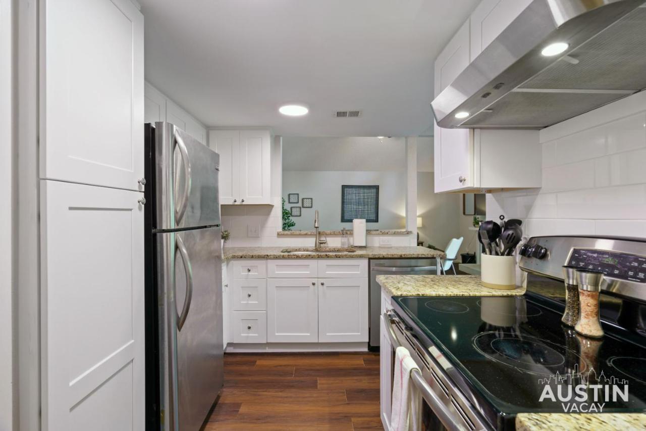 Holiday home Comfortable Living In Atx With Private Deck And Office *