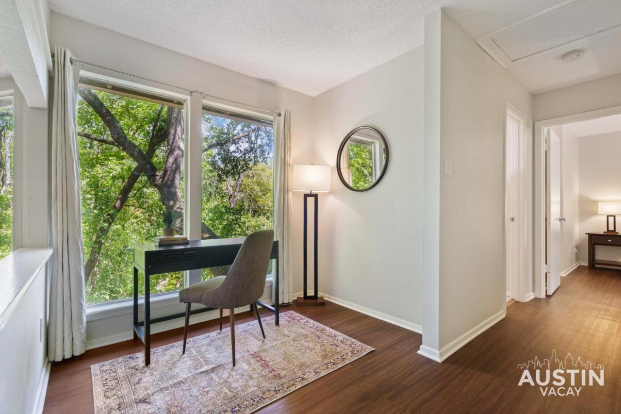 Comfortable Living In Atx With Private Deck And Office Austin