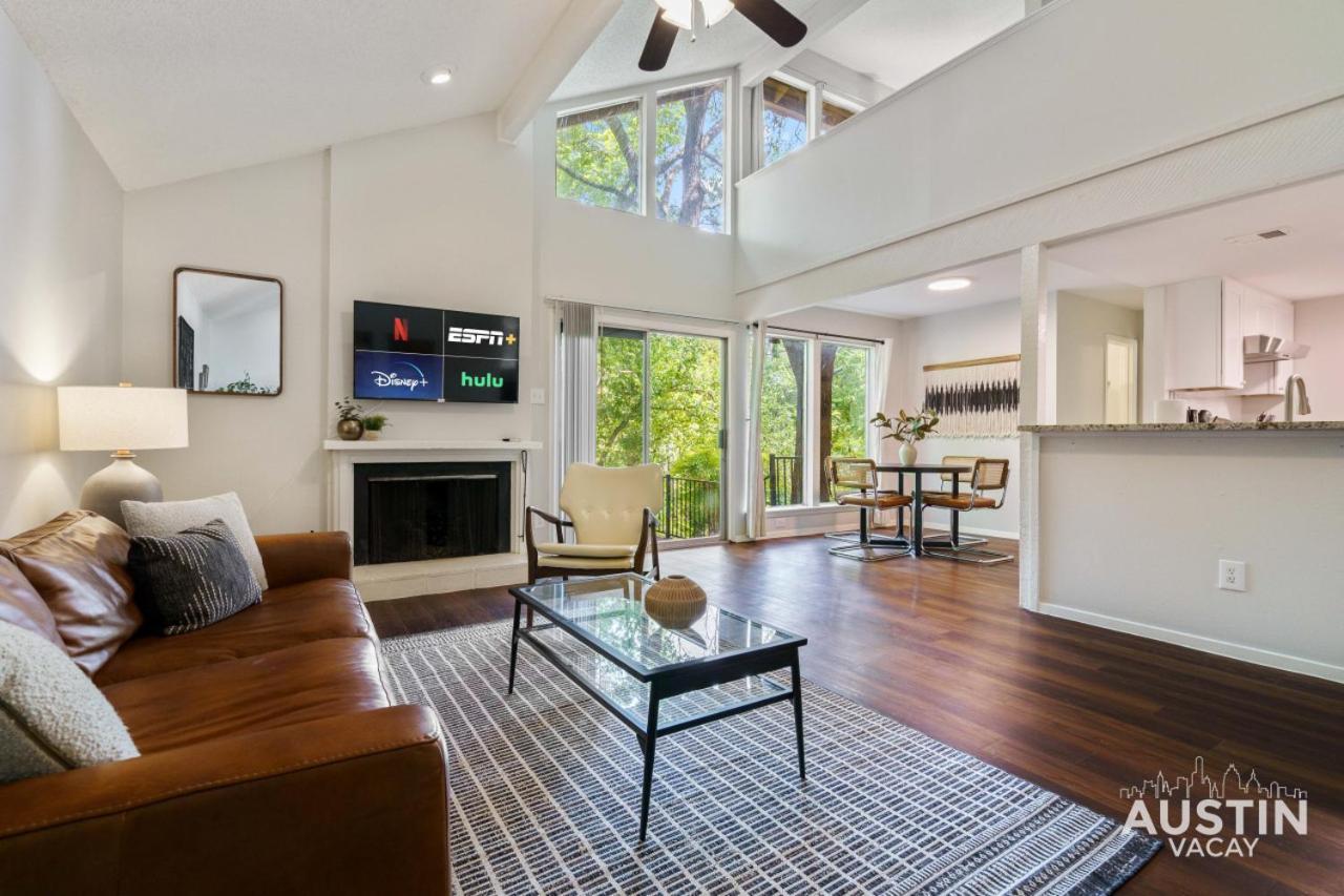 Comfortable Living In Atx With Private Deck And Office Austin