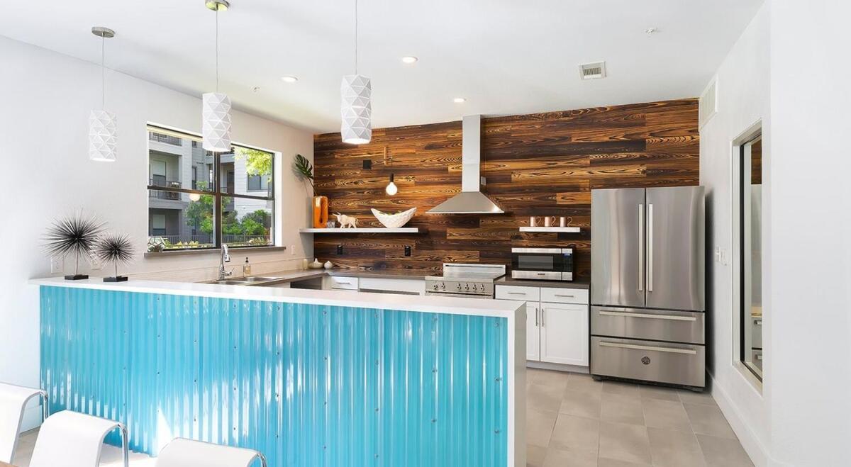 Lux 1b On South Congress Relaxing Pool & Gym Apartment *
