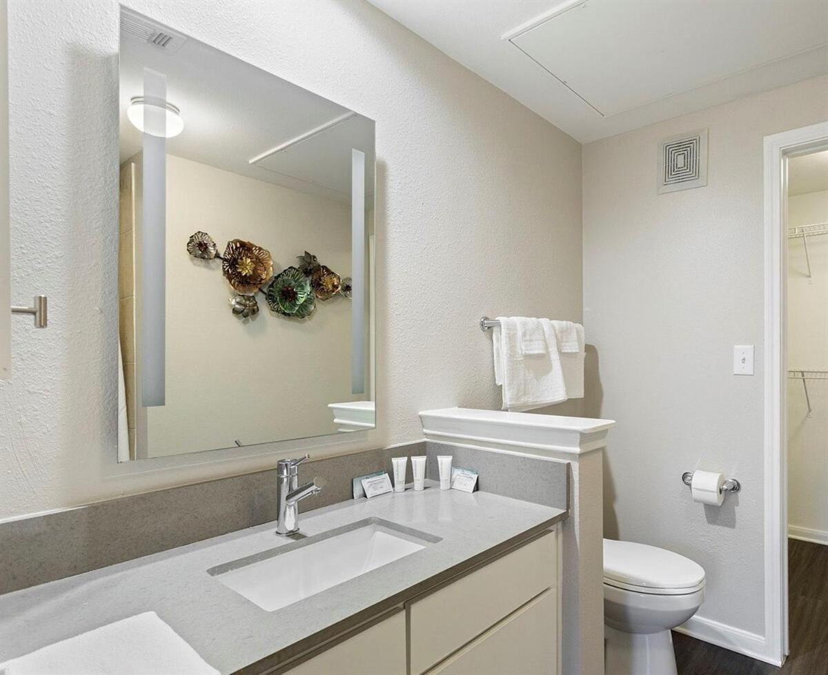 Lux 1b On South Congress Relaxing Pool & Gym Apartment *
