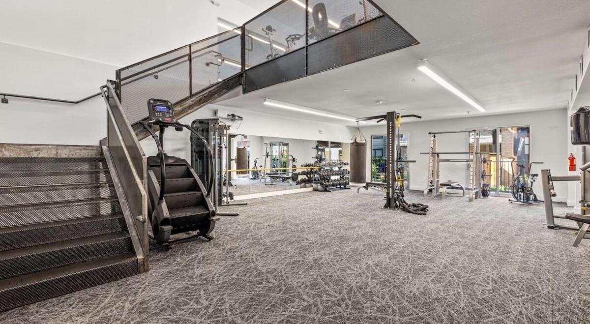 Lux 1b On South Congress Relaxing Pool & Gym Apartment Austin