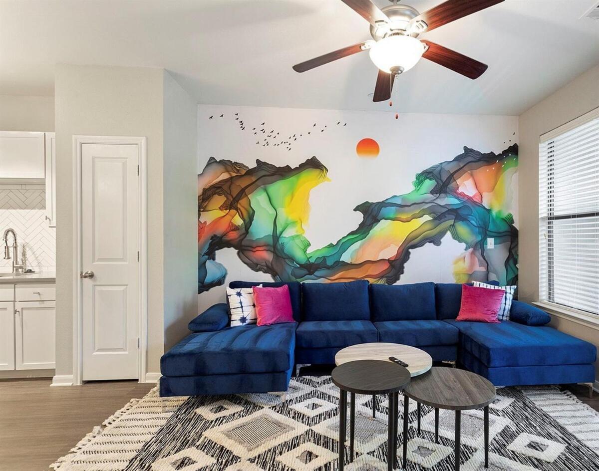 Lux 1b On South Congress Relaxing Pool & Gym Apartment