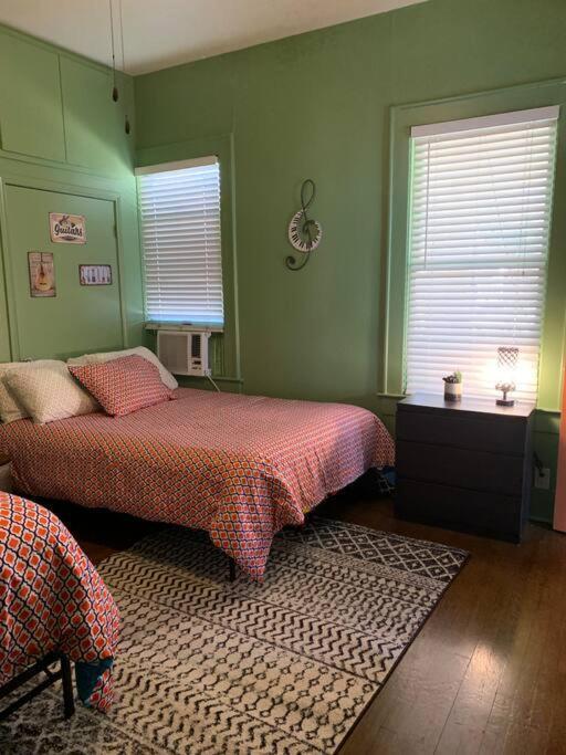 Apartment Great Location Downtown Austin-fenced Area For Dogs, Near Ut