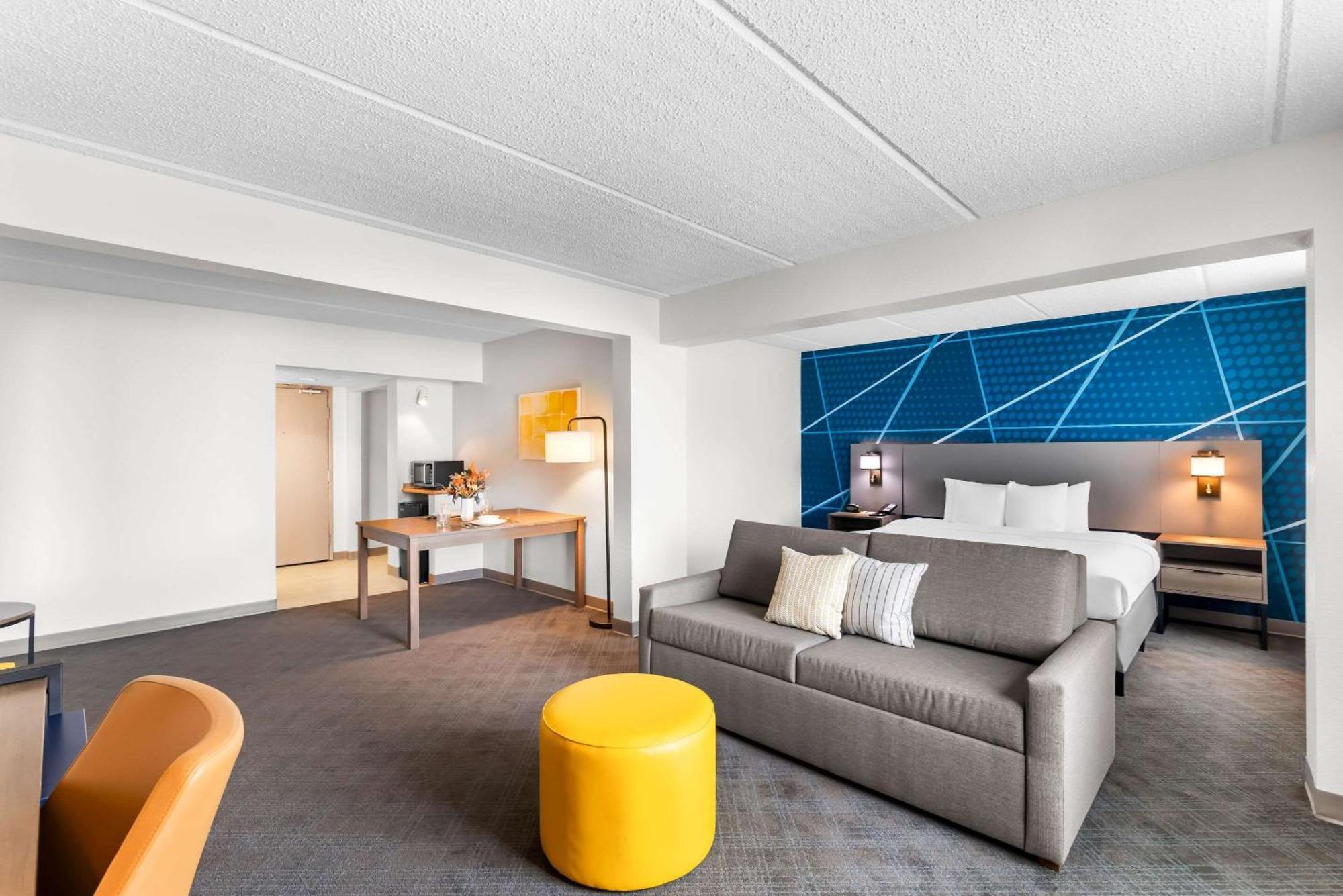 Hotel Comfort Airport 3*