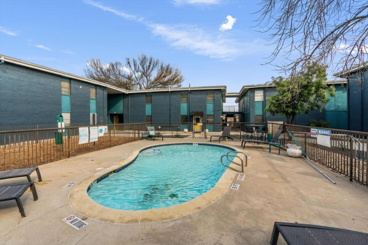 Mins To Downtown - Stunning Haven - Pool Austin