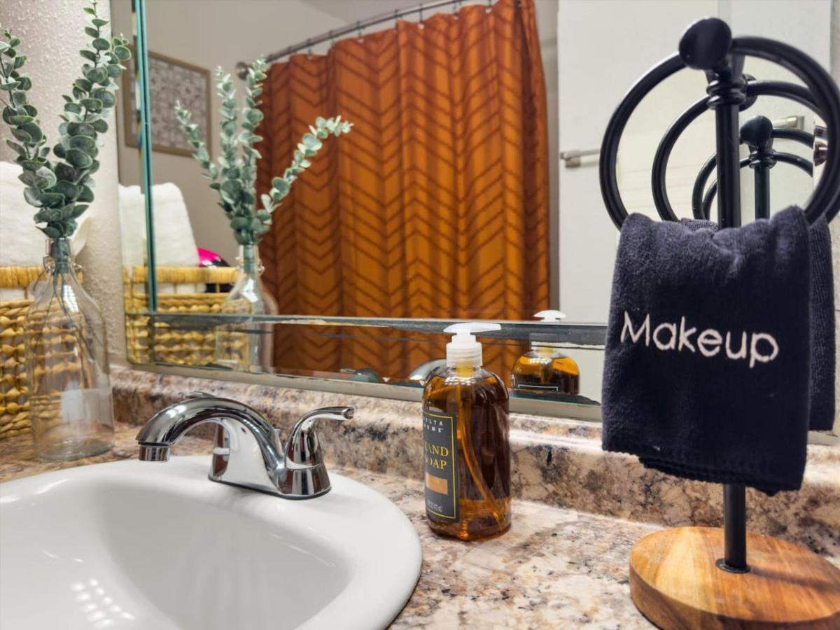 Mins To Downtown - Stunning Haven - Pool * Austin