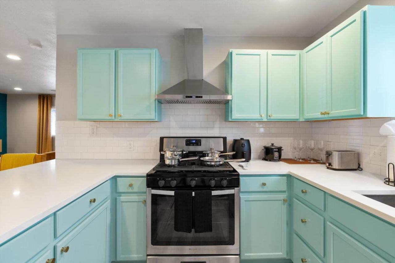 Immediate Access To Highway 35 - Remodeled Haven *