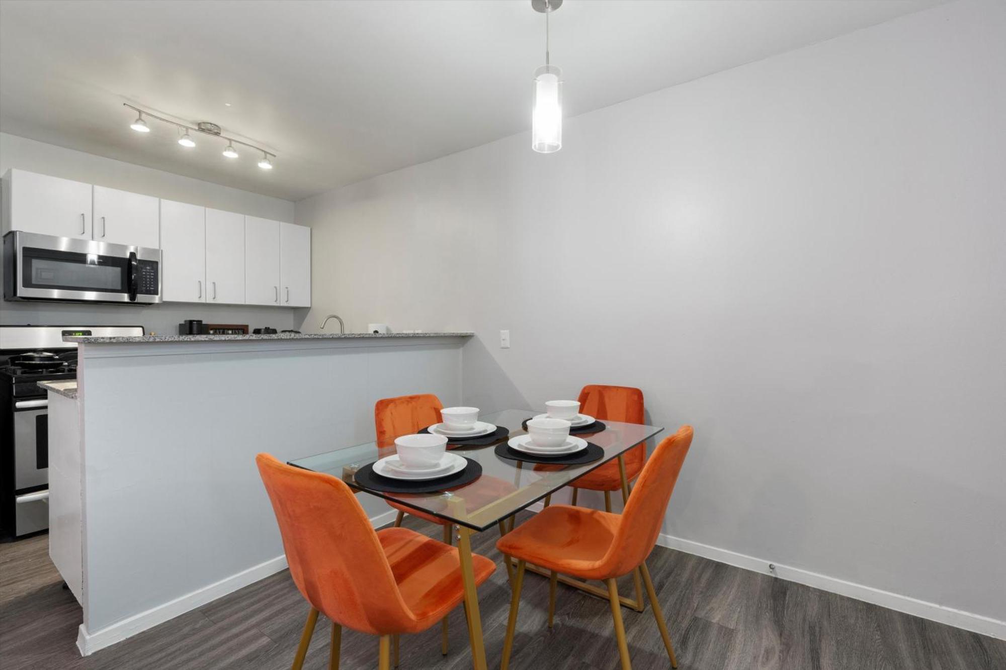 Mins 2 Downtown - King Bed - Private * Austin