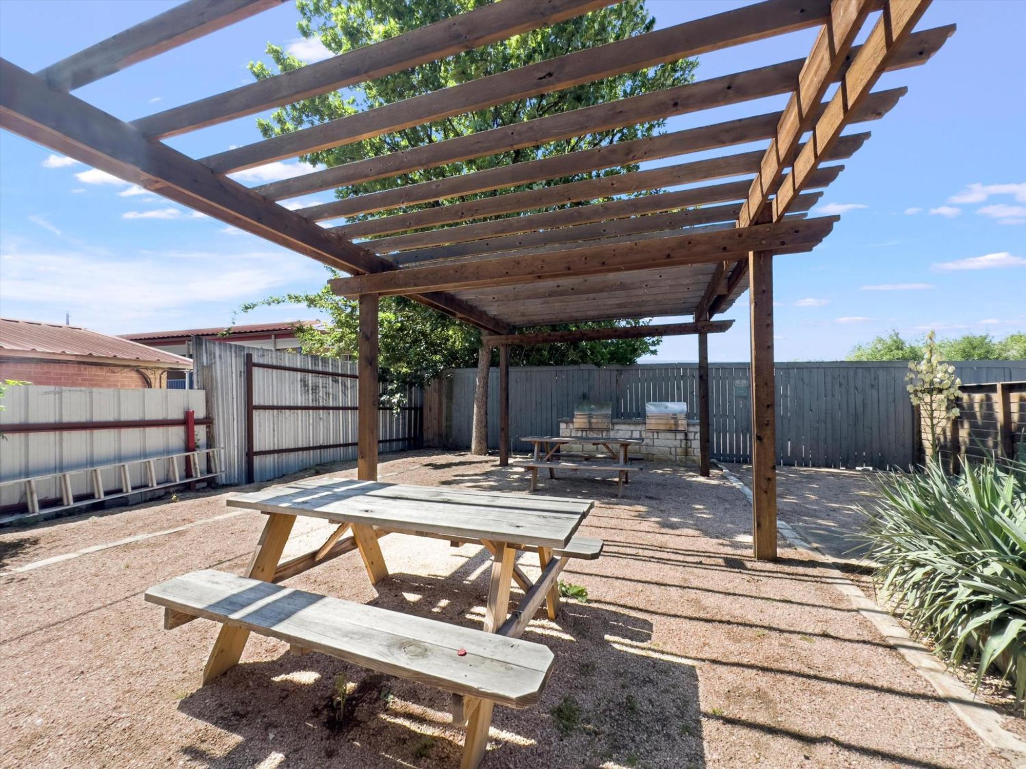 Apartment Mins 2 Downtown - King Bed - Private Austin
