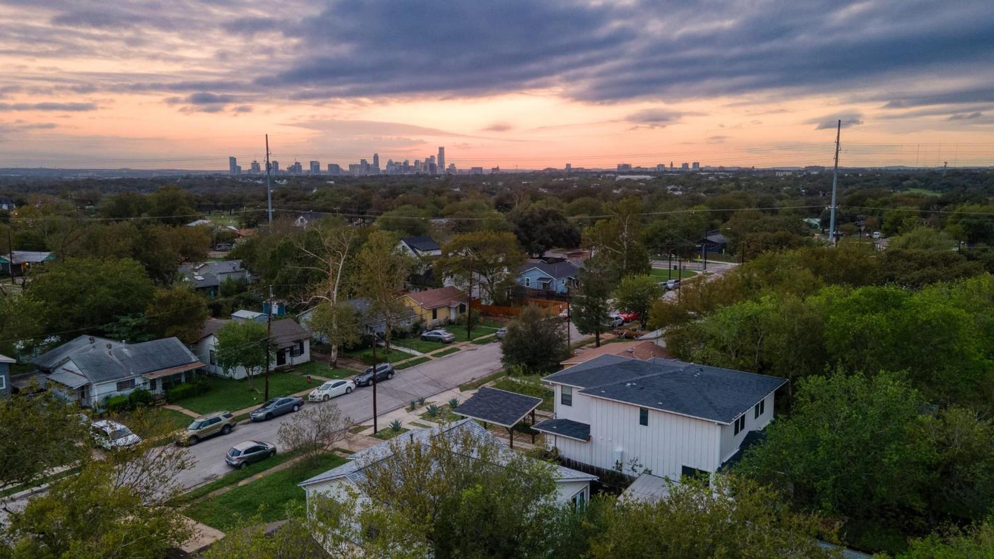 Holiday home Clyde By Avantstay Great For Longer 12 Min To Downtown Austin