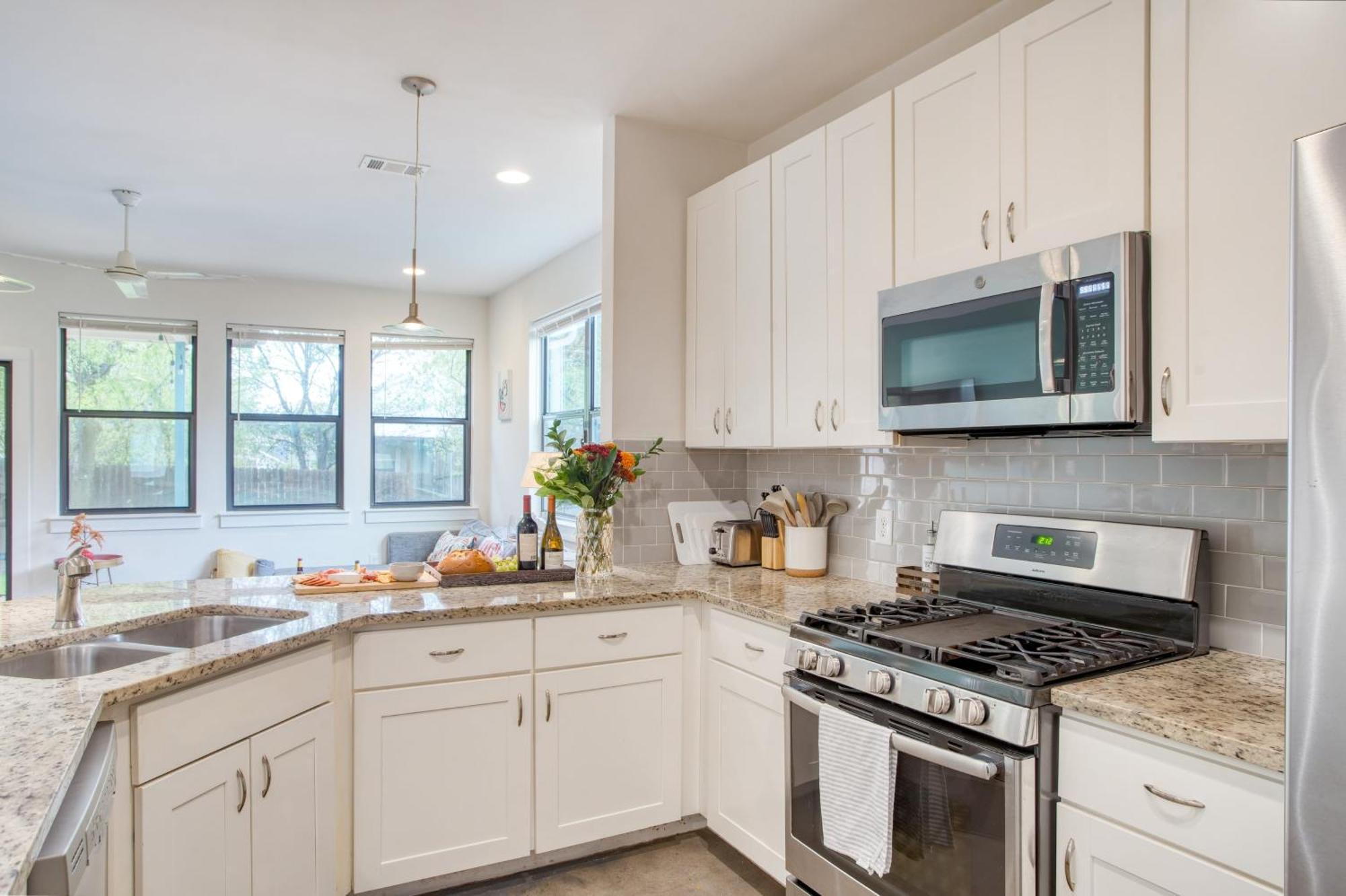 Clyde By Avantstay Great For Longer 12 Min To Downtown Holiday home Austin