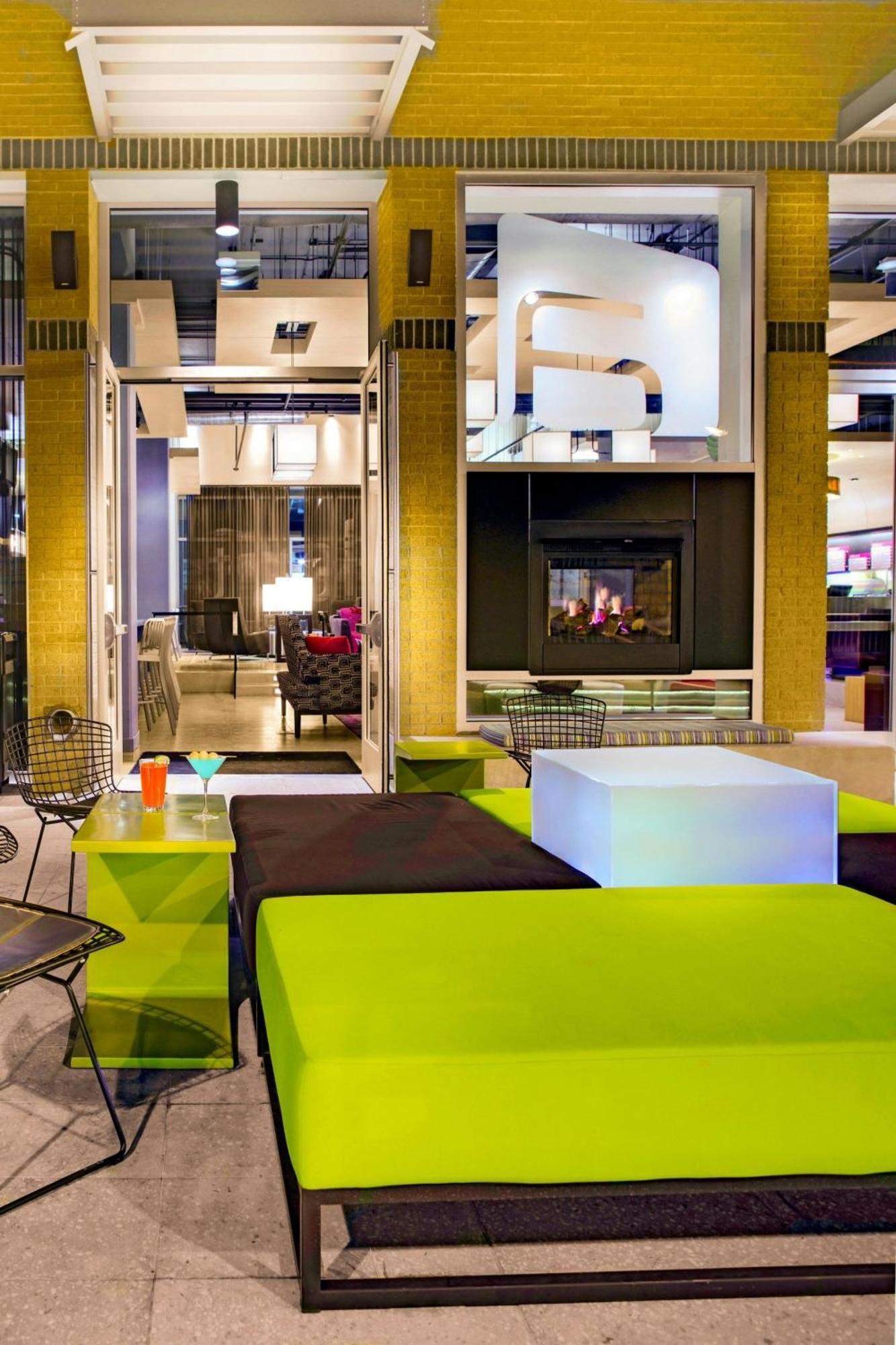 Hotel Aloft At The Domain