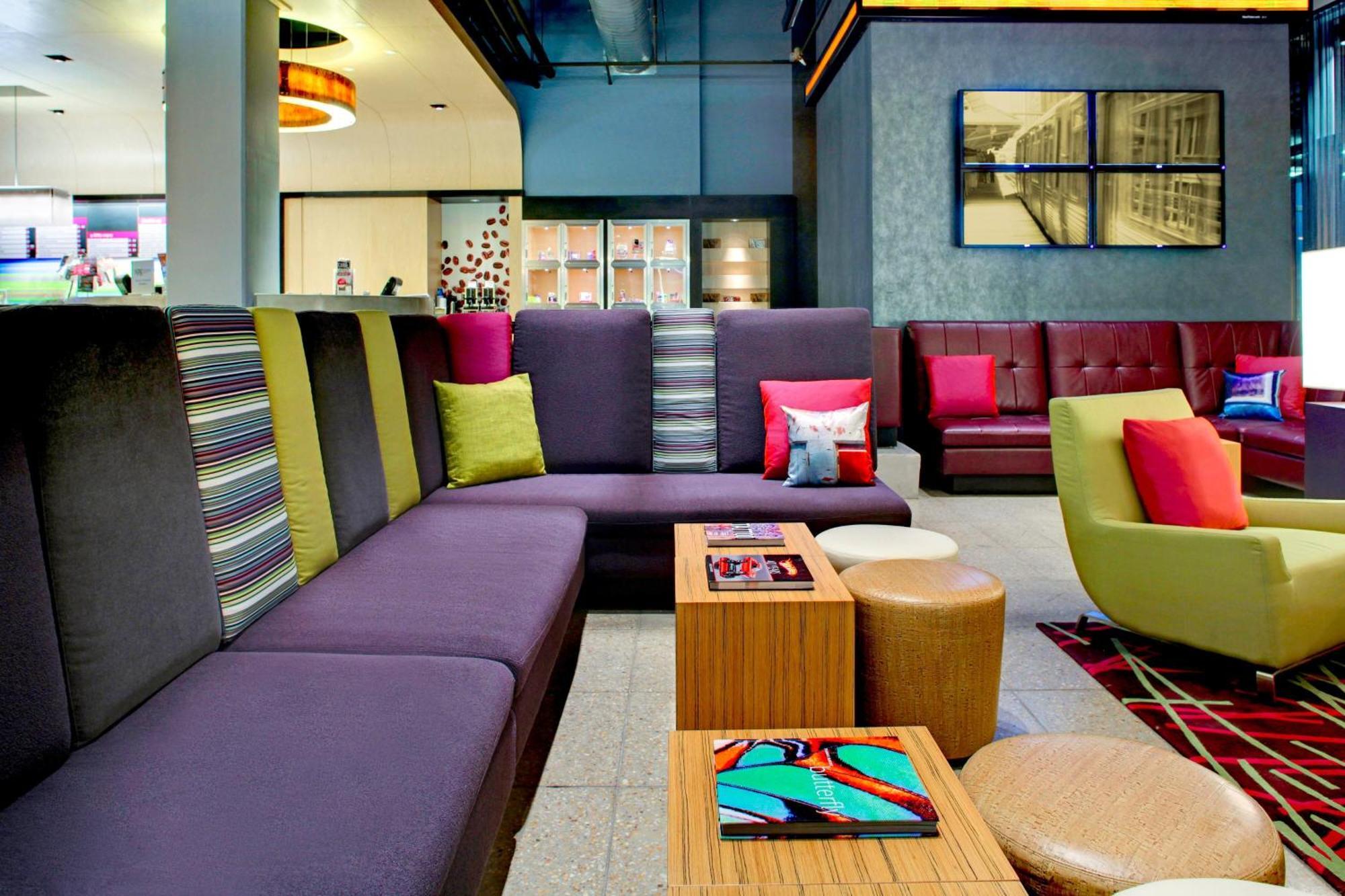 Hotel Aloft At The Domain 3*