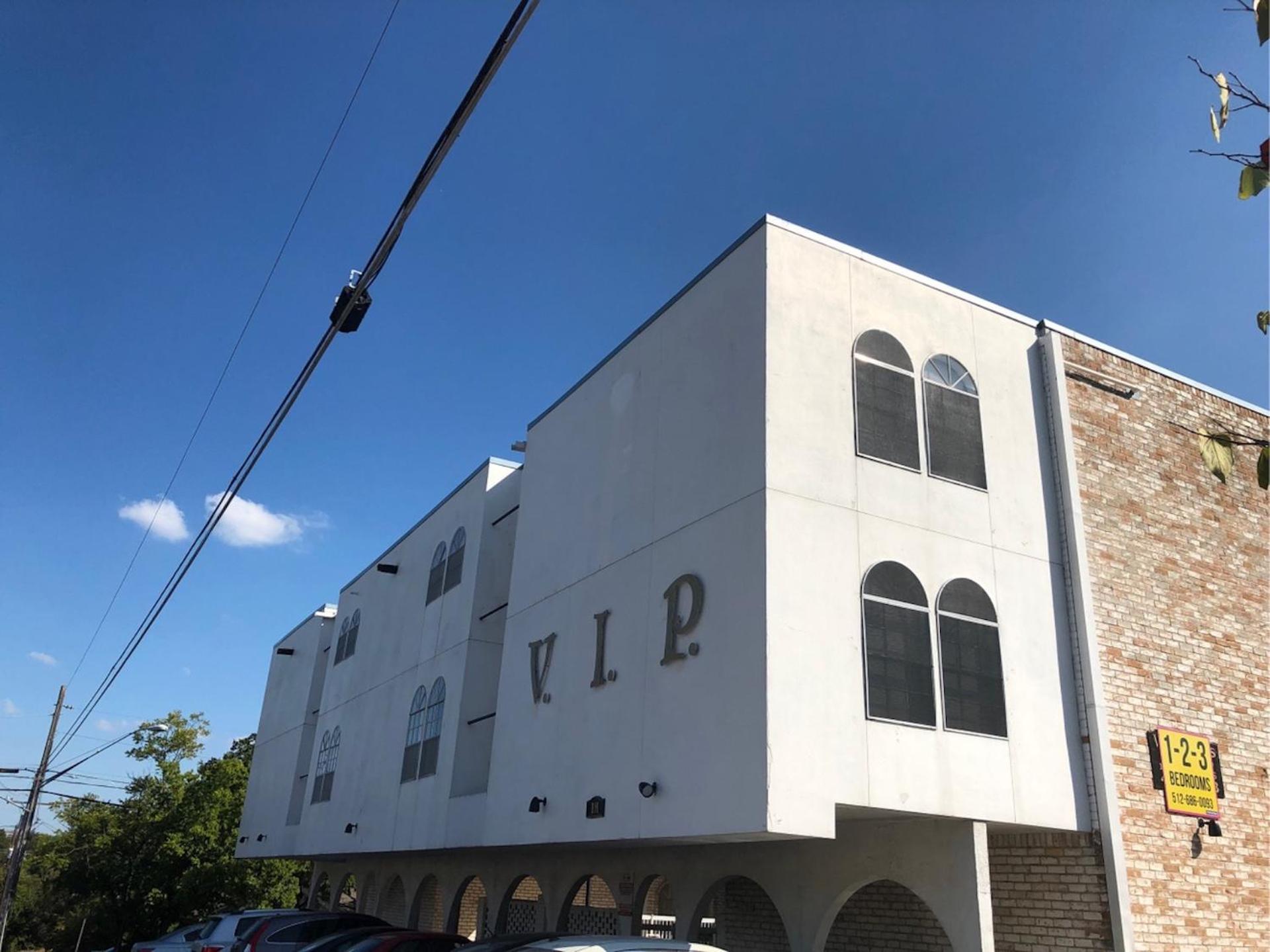 Spacious 3br2ba Next To Ut 9878 *