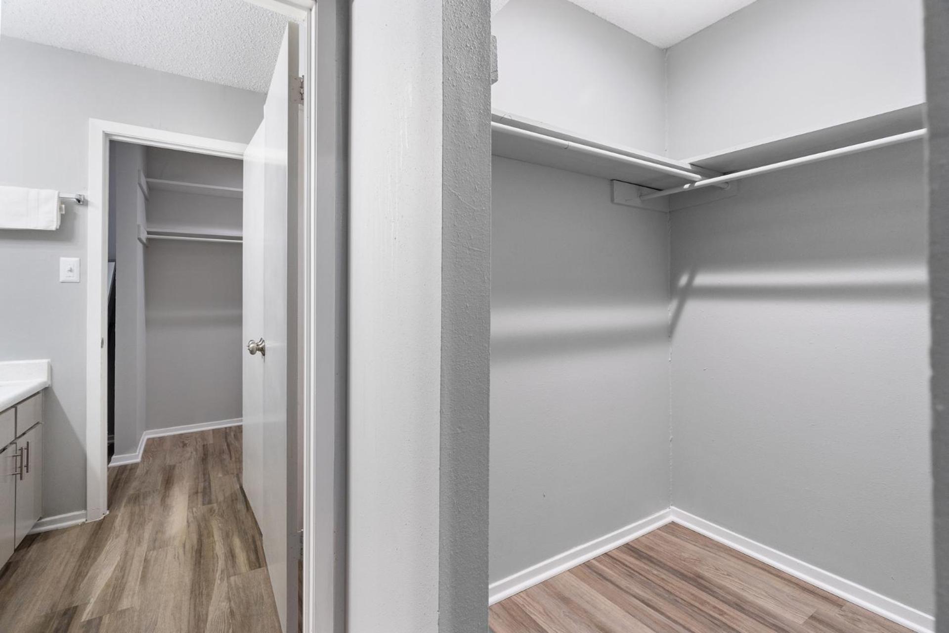 Spacious 3br2ba Next To Ut 9878 *