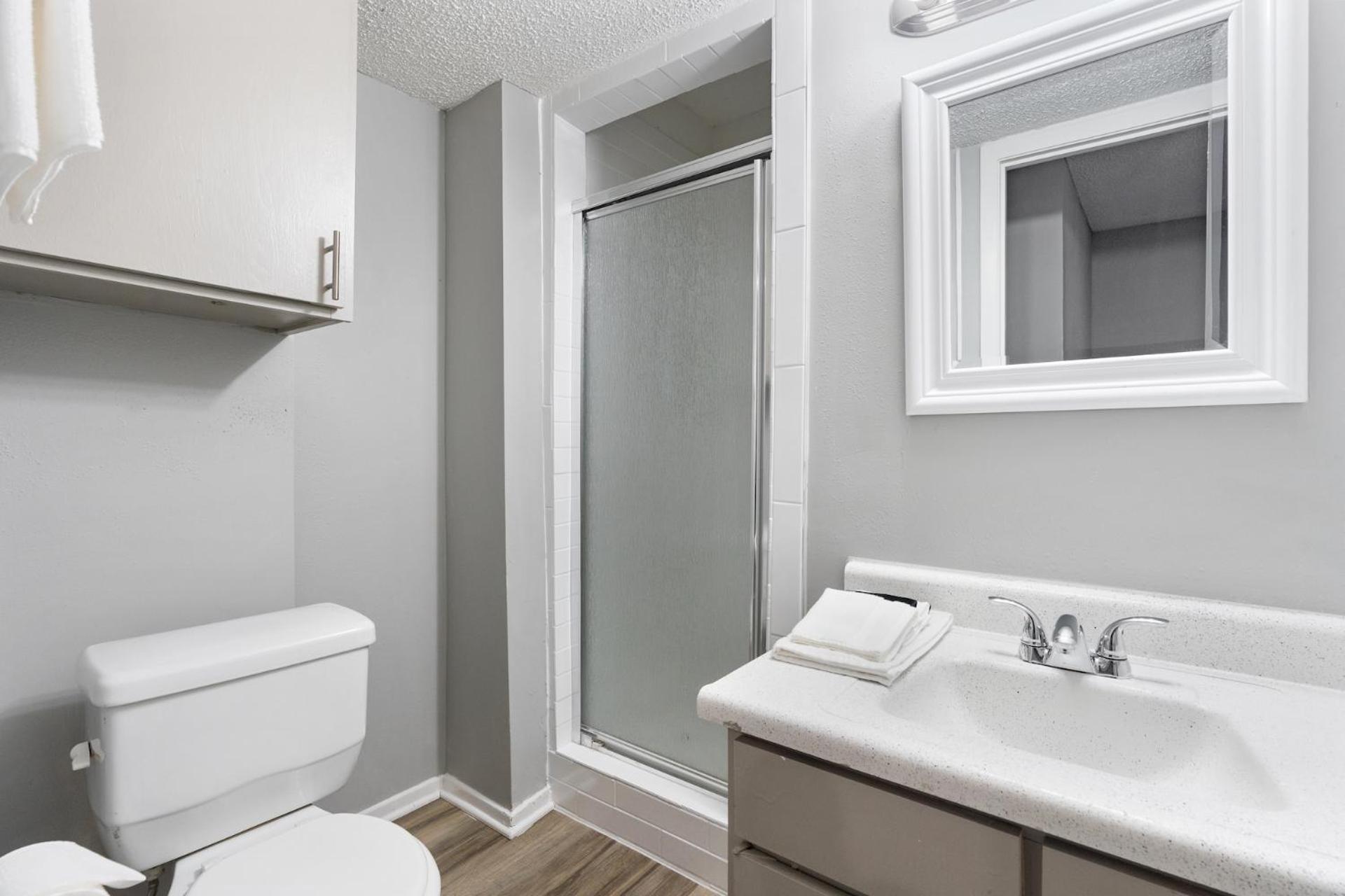 Apartment Spacious 3br2ba Next To Ut 9878