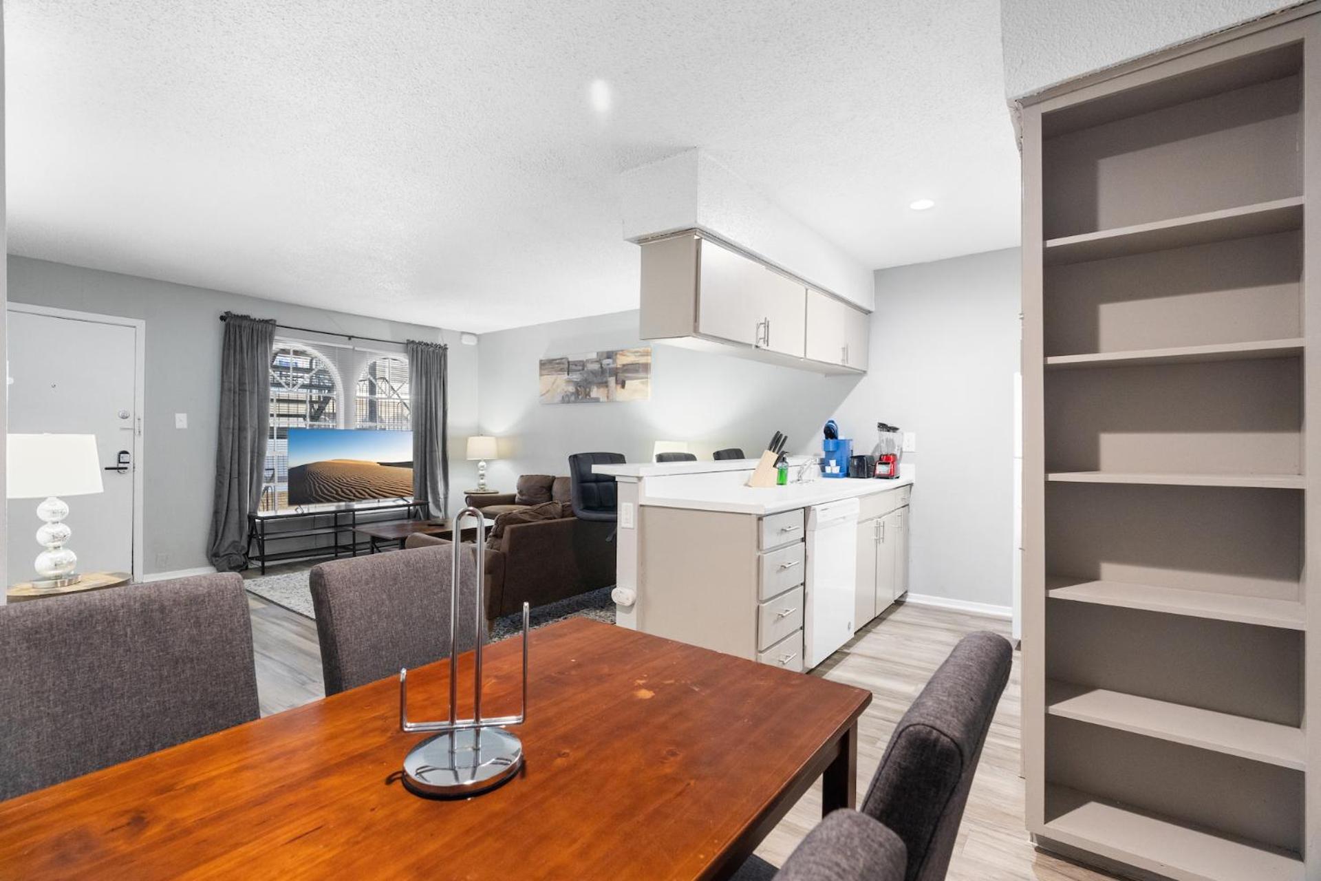 Spacious 3br2ba Next To Ut 9878 Apartment *