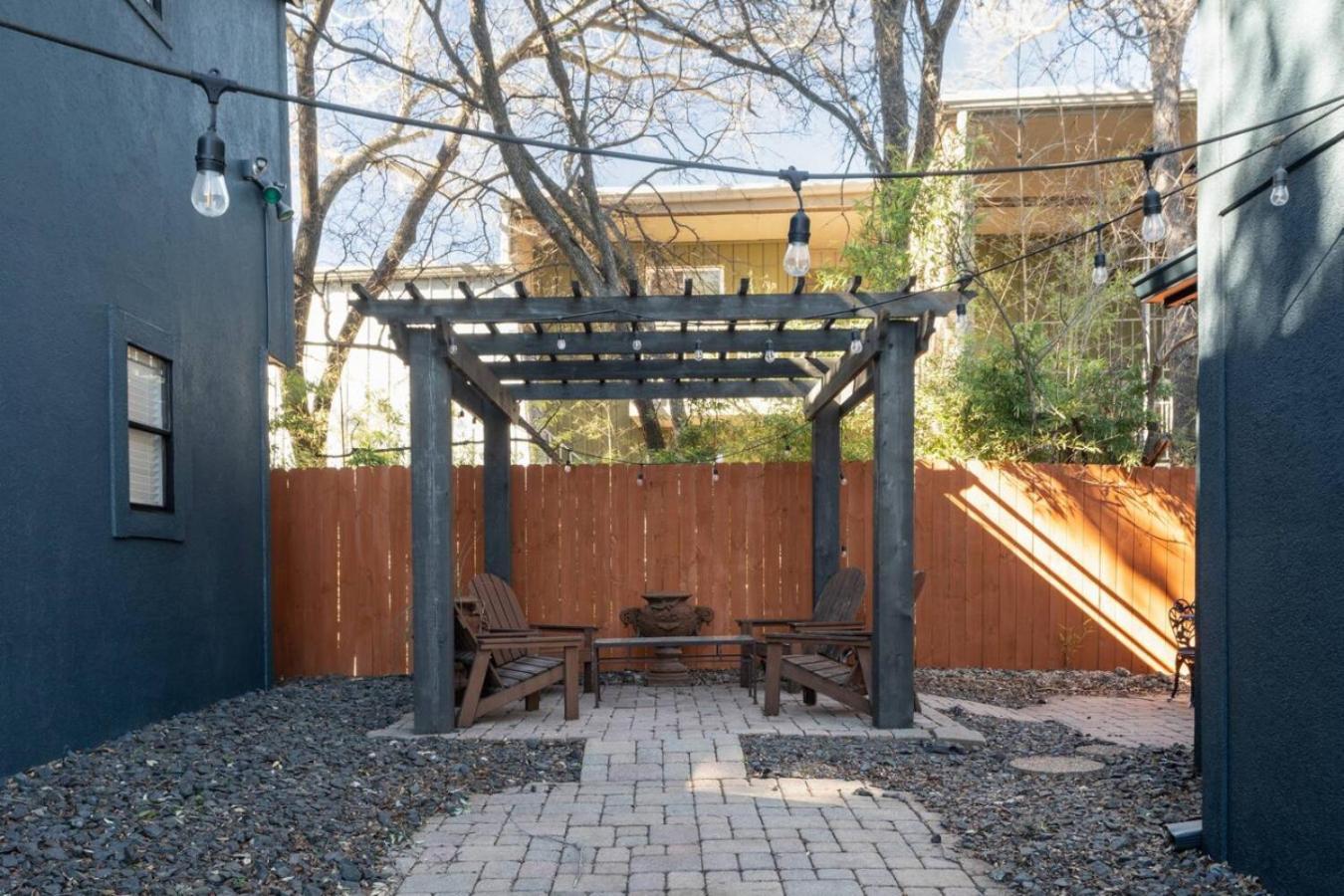 Holiday home Cozy 2br Retreat In Dt Pets And Parking! Austin