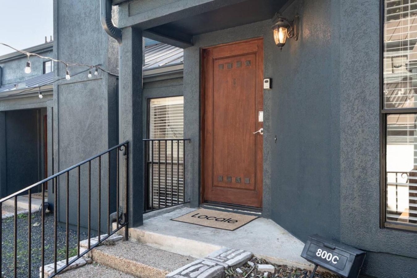 Cozy 2br Retreat In Dt Pets And Parking!