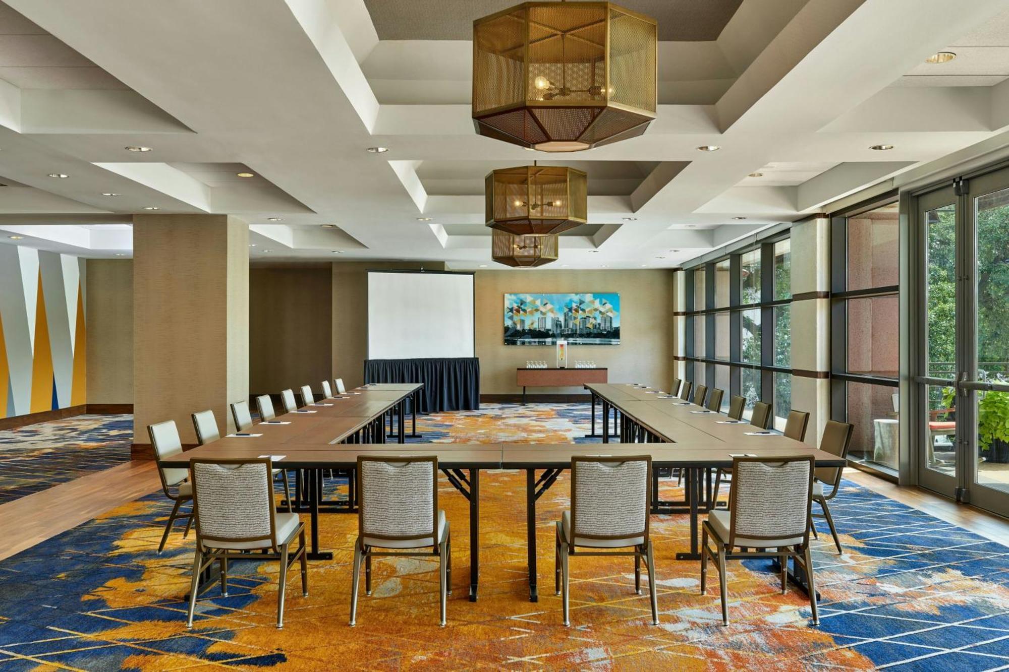 Downright Austin, A Renaissance Hotel