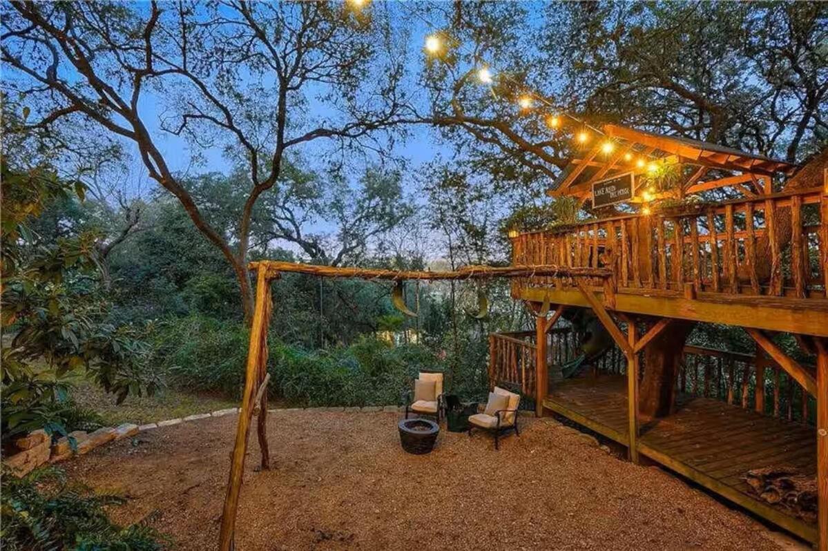 Large Deck & Firepit - Treehouse Holiday home *