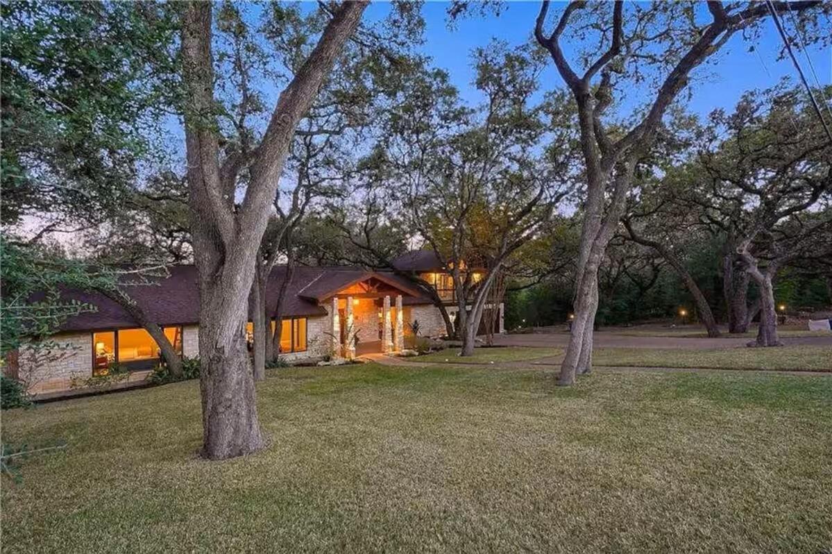 Holiday home Large Deck & Firepit - Treehouse *