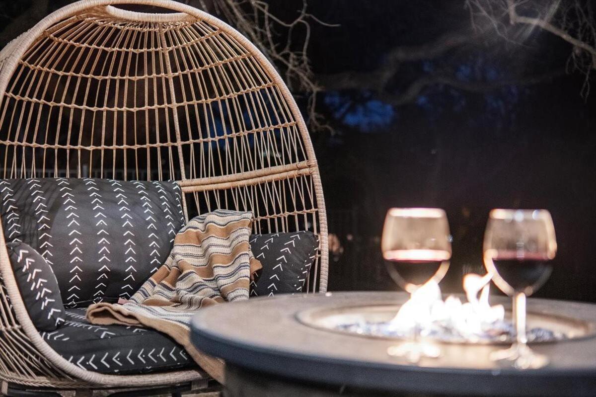 Holiday home Large Deck & Firepit - Treehouse