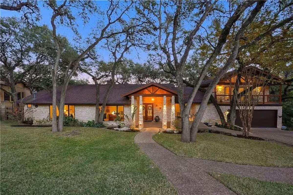 Holiday home Large Deck & Firepit - Treehouse Austin