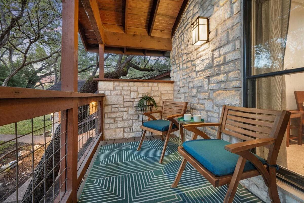 Large Deck & Firepit - Treehouse Holiday home *