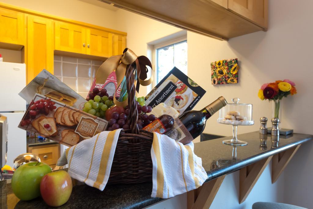 The Rivery Retreat, Choose From Luxury Or In Hill Country Austin