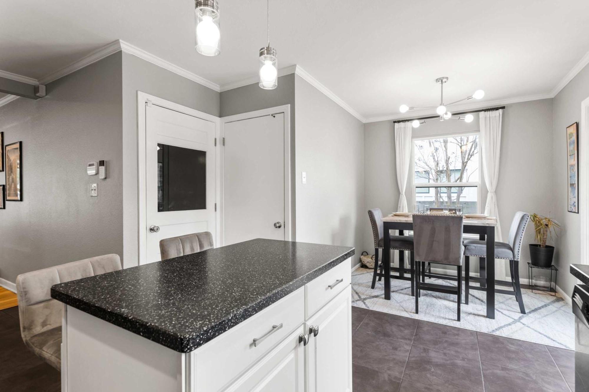 Historic Charmer Comfortable Walkable Holiday home Austin