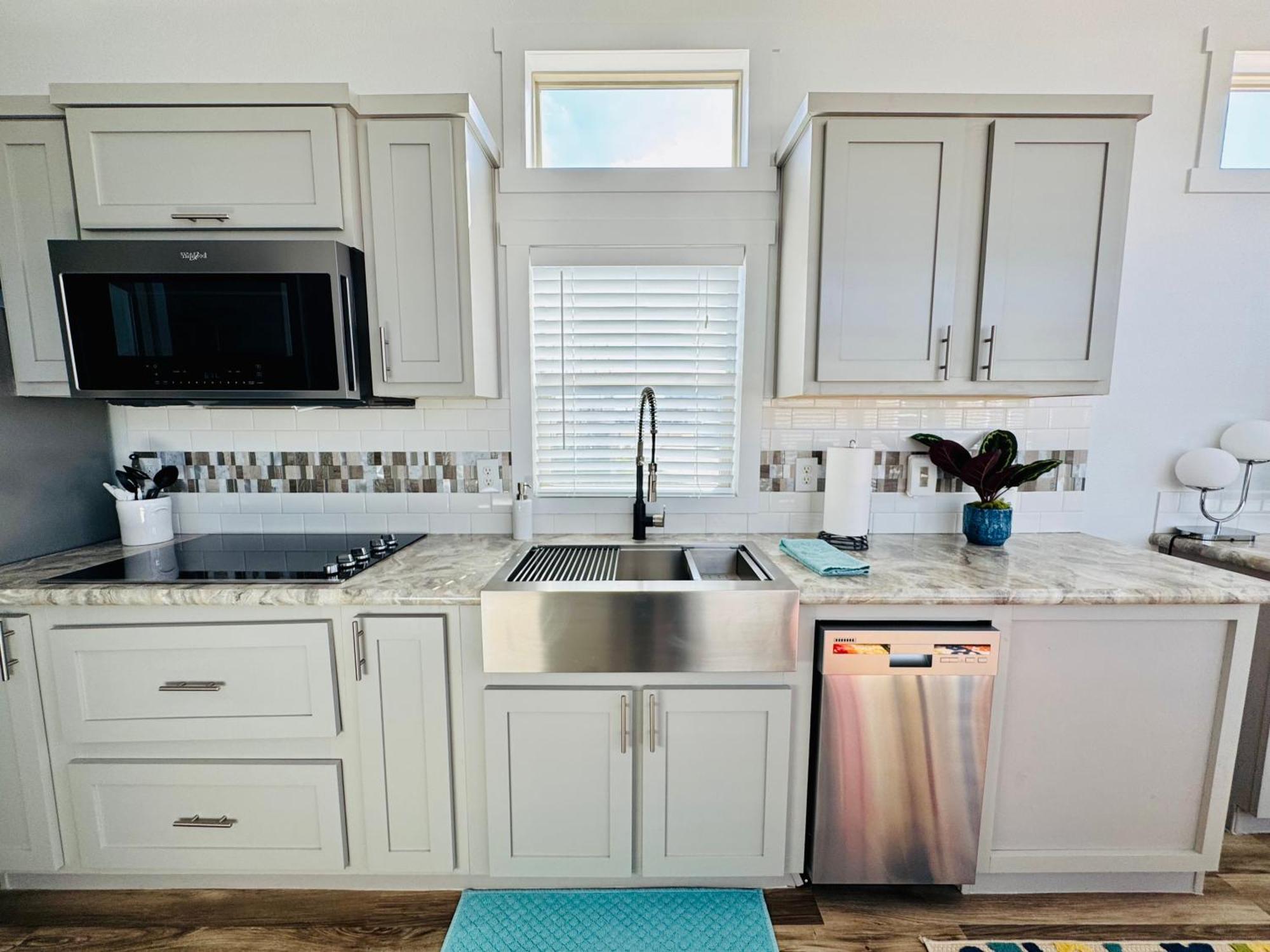 The Tiny Tejas With Pool And Hot Tub Apartment Austin