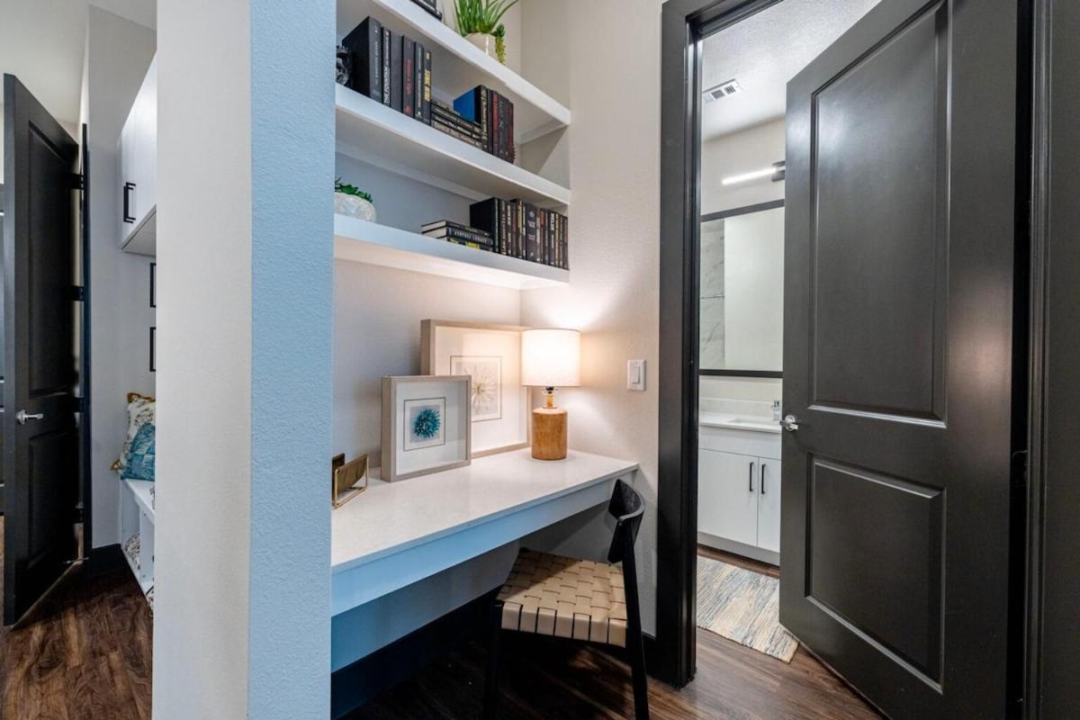 Chic Fast Wifi & Free Parking Apartment *