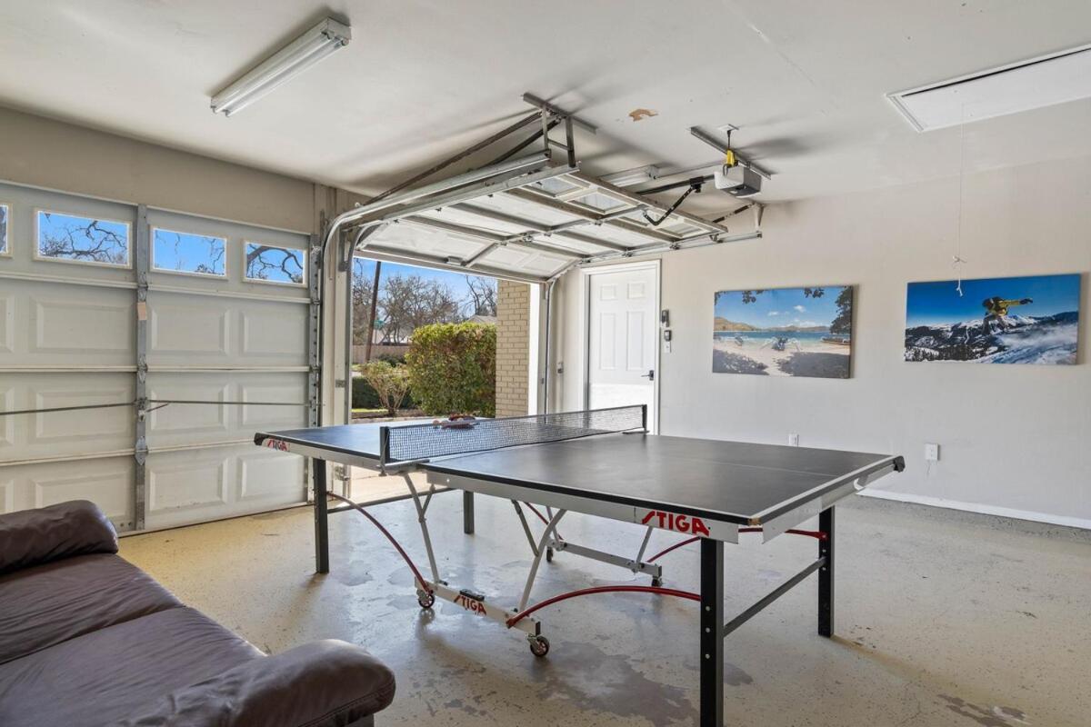 Luxury Getaway Pool Games And Fun For 12 * Austin