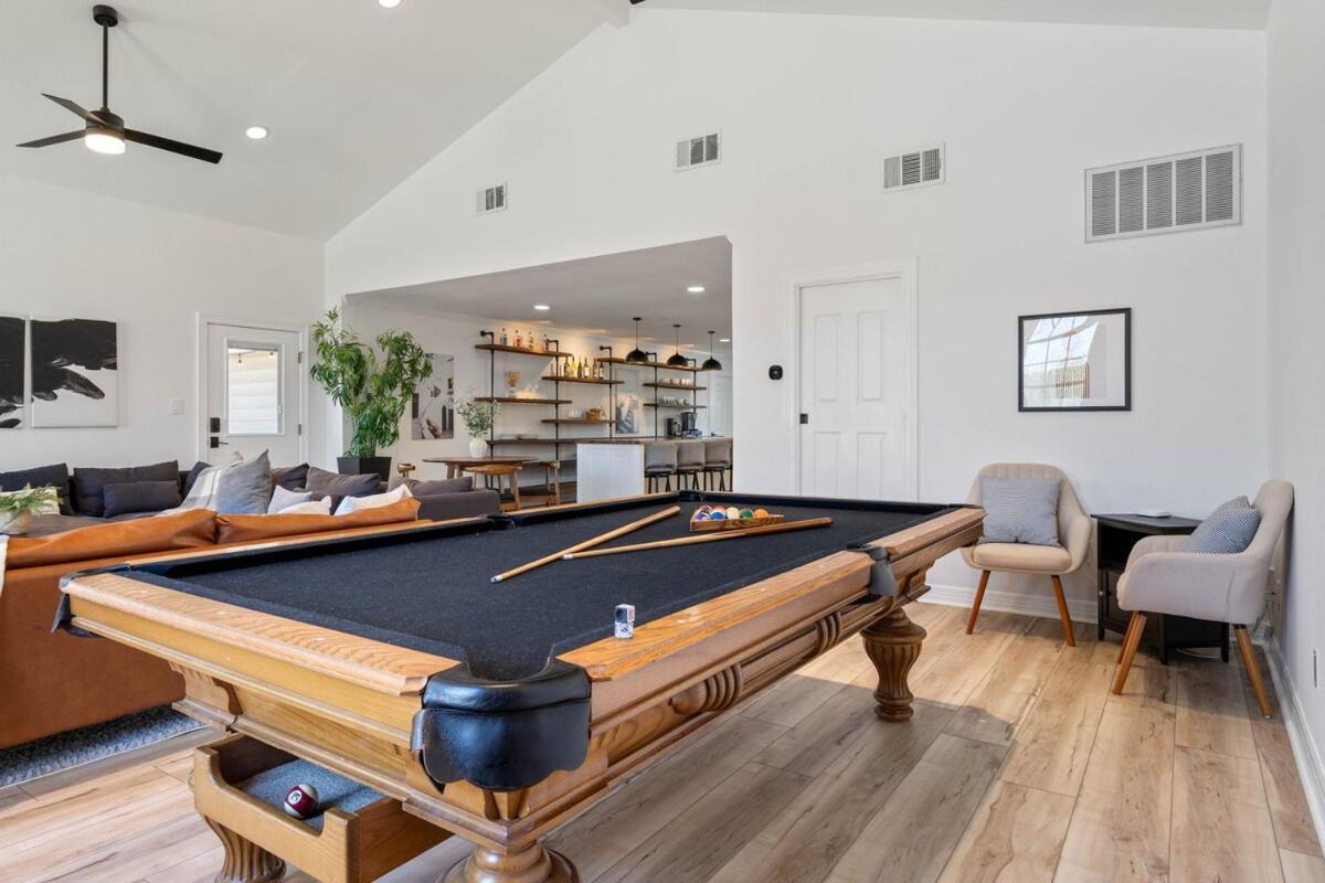 Luxury Getaway Pool Games And Fun For 12 Holiday home