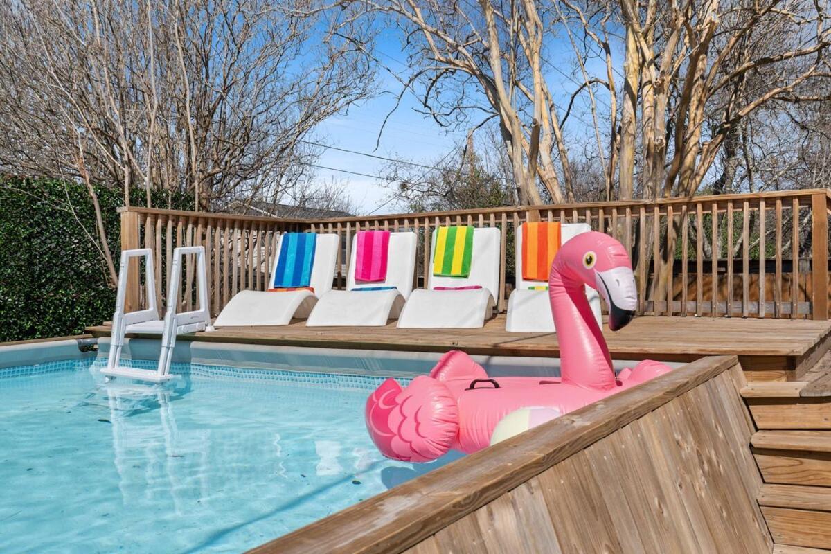 Luxury Getaway Pool Games And Fun For 12 * Austin