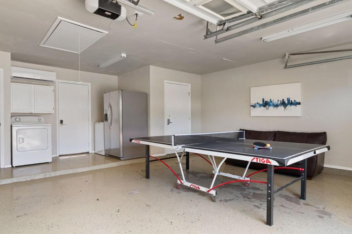 Luxury Getaway Pool Games And Fun For 12 Holiday home *