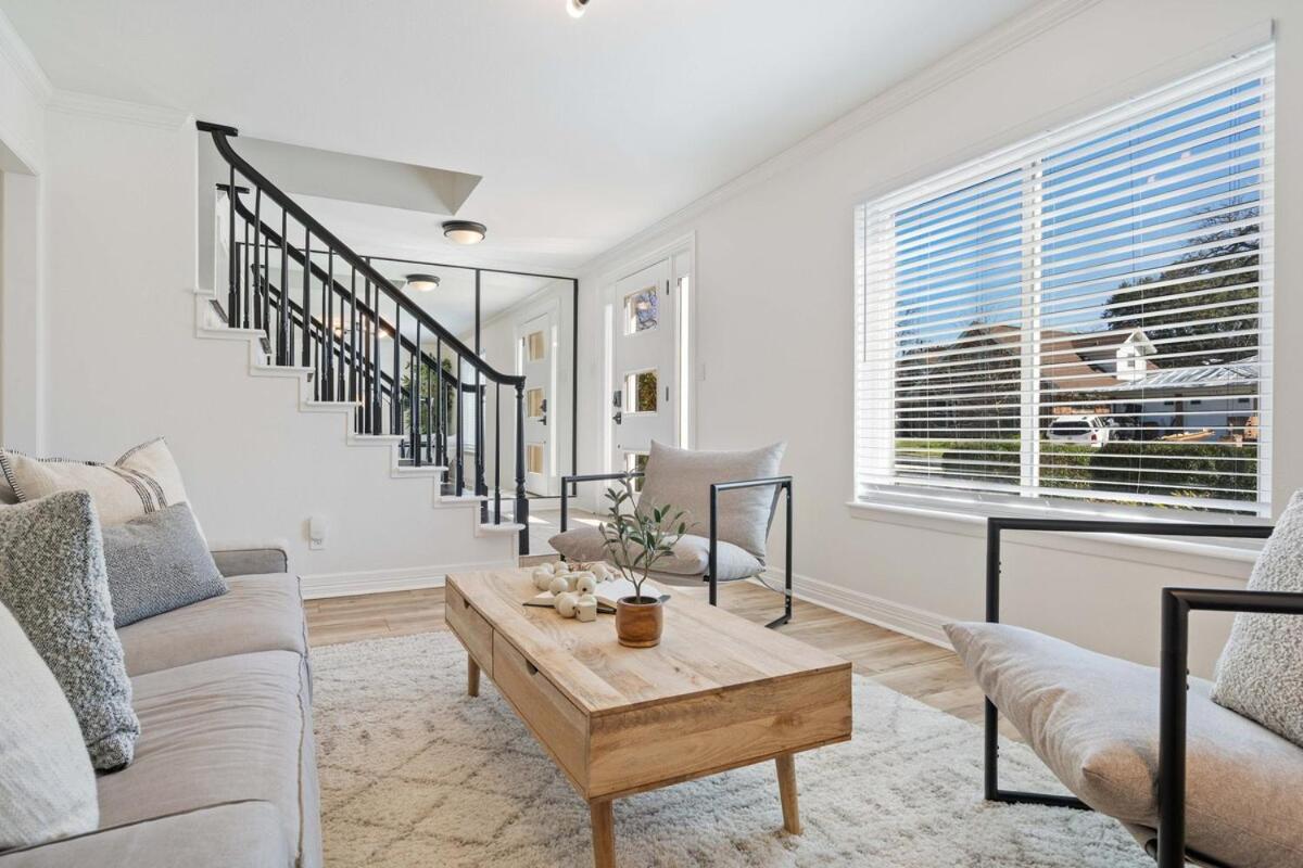Luxury Getaway Pool Games And Fun For 12 Holiday home Austin