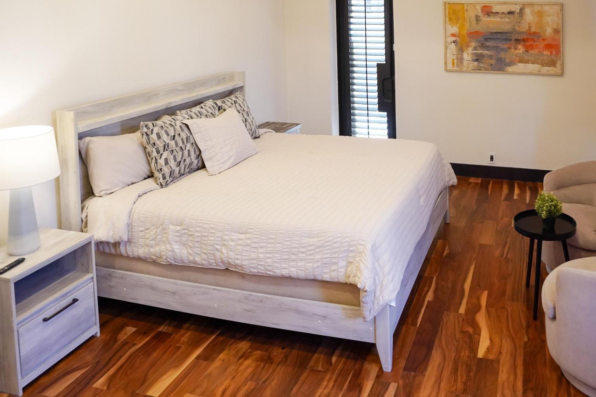 Huge Travis Family House With Ev Charger! * Austin