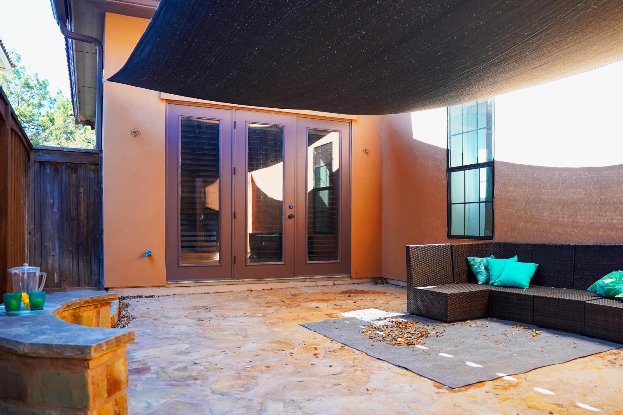 Huge Travis Family House With Ev Charger! Holiday home